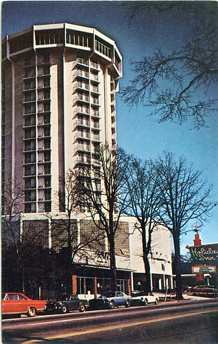 Holiday-Inn_web1