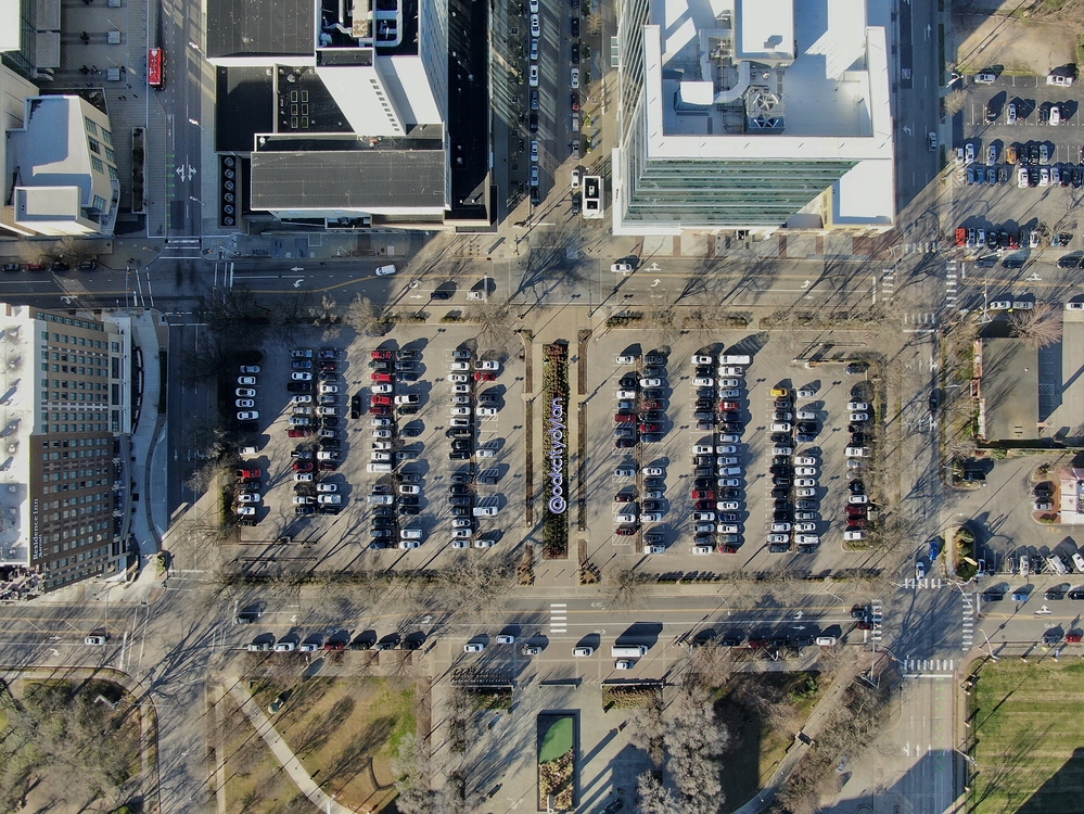 Aerial photo of the hotel site.